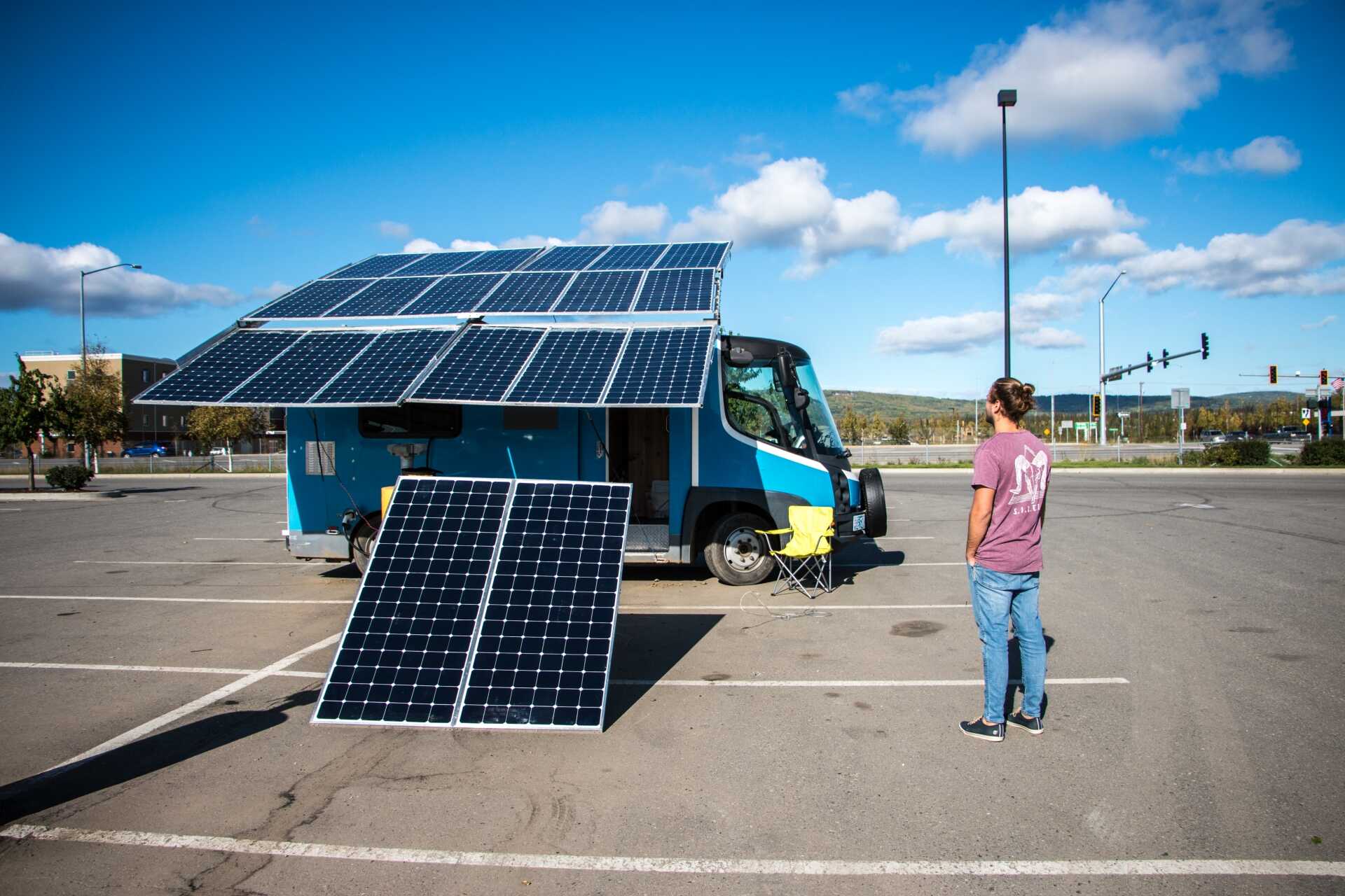 Route Del Solはゴールトエネルギーの支援を受けたサンパワーのソーラーテクノロジーを利用した100％太陽光による電動キャンピングカーです。